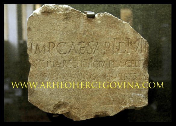 Natpis iz Tasovčića, smješten u Zemaljskom muzeju u Sarajevu.