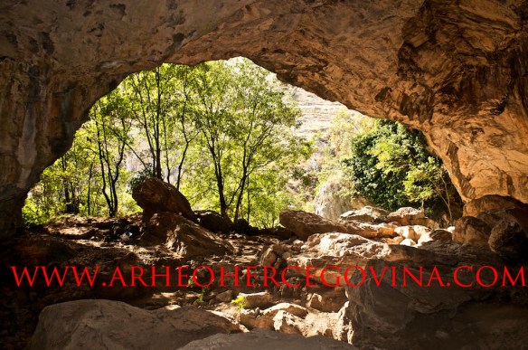 Ravlića pećina, Tihaljina. Grude