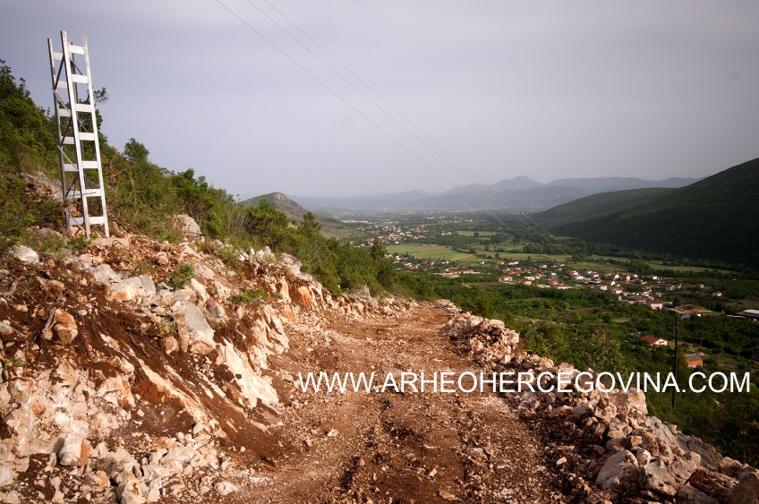 Južni pristupni put gradina Osoje, Zvirovići